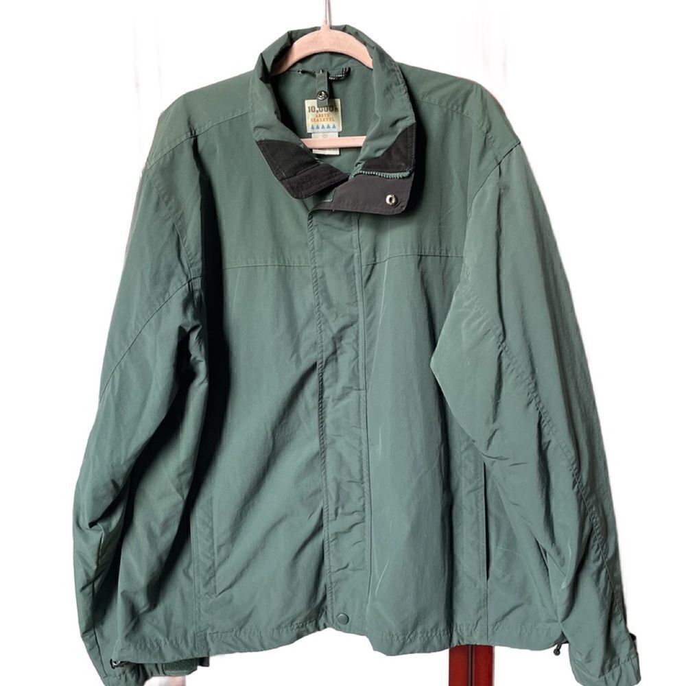 10,000 Ft Above Sea Level Men’s Green Full Zip Lightweight Jacket (XL)